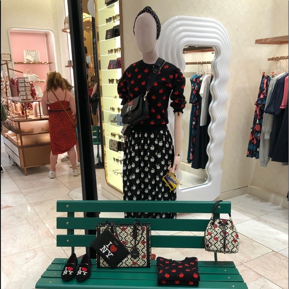 I’m @amybee73 & I’ve been proudly buying & selling on Poshmark for 7+ yrs now.😊 - Picture 12 of 16